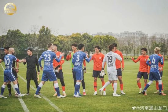 纽卡斯尔联上场比赛在主场3-0完胜富勒姆，球队结束连败重回胜轨，士气得到提升。